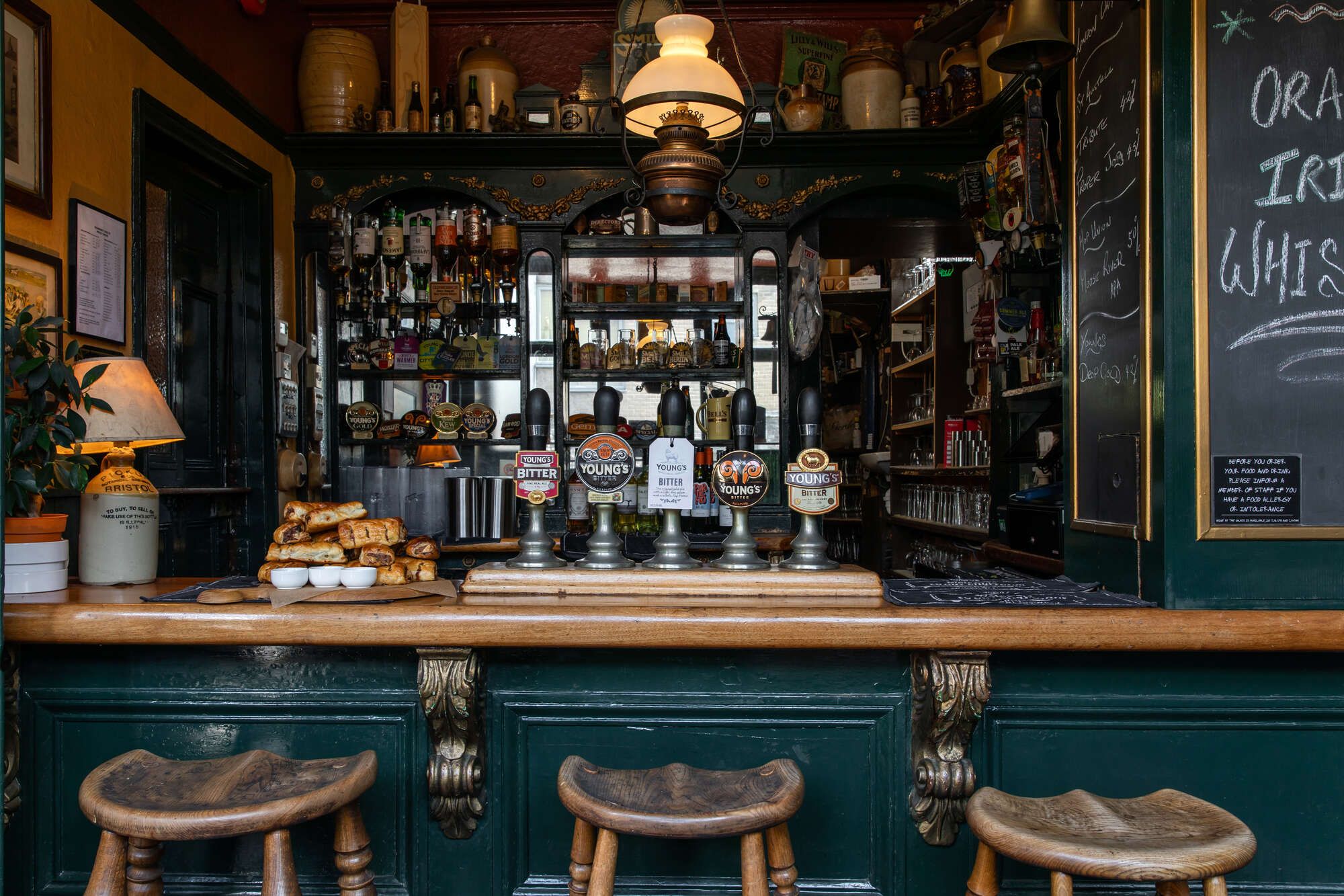 Front bar of Highbury Vaults